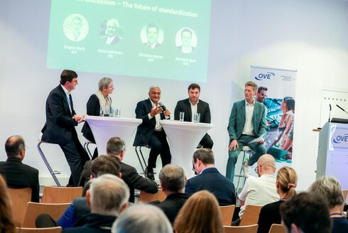 Podiumsdiskussion beim OVE Innovation Day 2025