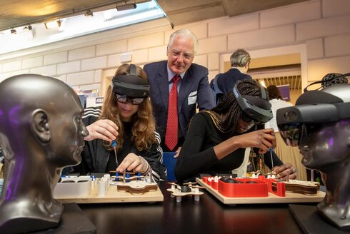 Girls! TECH UP Graz 2023 Hololens