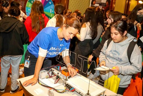 Girls! TECH UP Mitmachstation 2