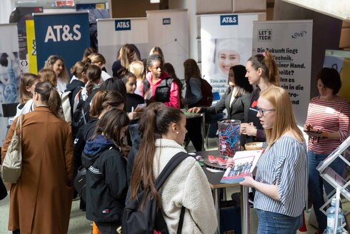 Girls! TECH UP Graz 2023 Menge 2